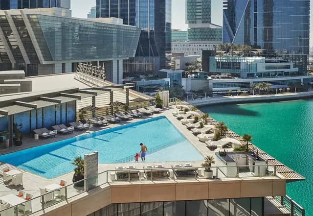Four Seasons Private Residences Abu Dhabi at Al Maryah Island pool deck
